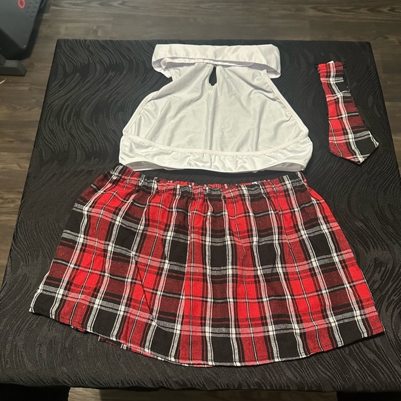 Sexy Red Plaid Schoolgirl Costume Set - Picture 2 of 4
